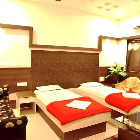 Hotel Excel Executive Амраваті Екстер'єр фото